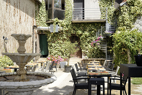 hotel-restaurant-le-tadorne-galerie-terrasse01.jpg
